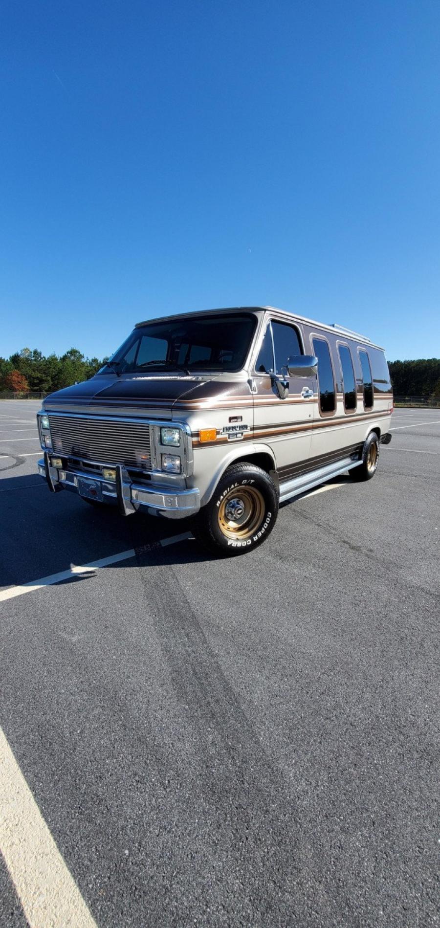  Chevrolet G20 Conversion Van  (CG21305) 1988 года  (фото 43 из 257)